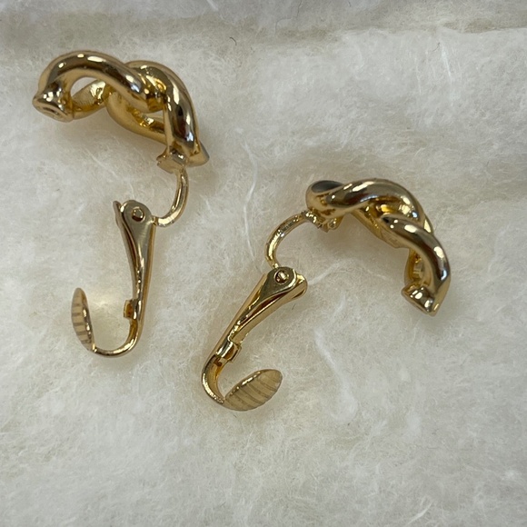 Christian Dior Vintage Crystal & Enamel Chain Link Clip-On Earrings - Preowned - Picture 3 of 6